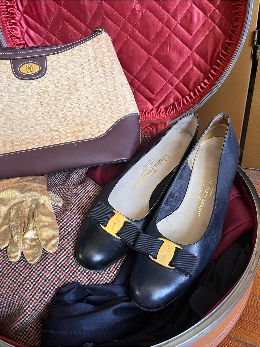 Salvatore Ferragamo Black Leather Vara Bow Pumps with Gold Hardware
